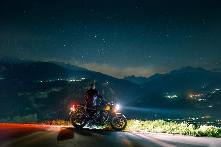 How to Navigate a Route Without GPS or a Compass